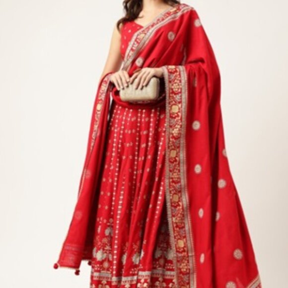 Khari Printed Lehenga, Blouse & Duppatta - Picture 4 of 8